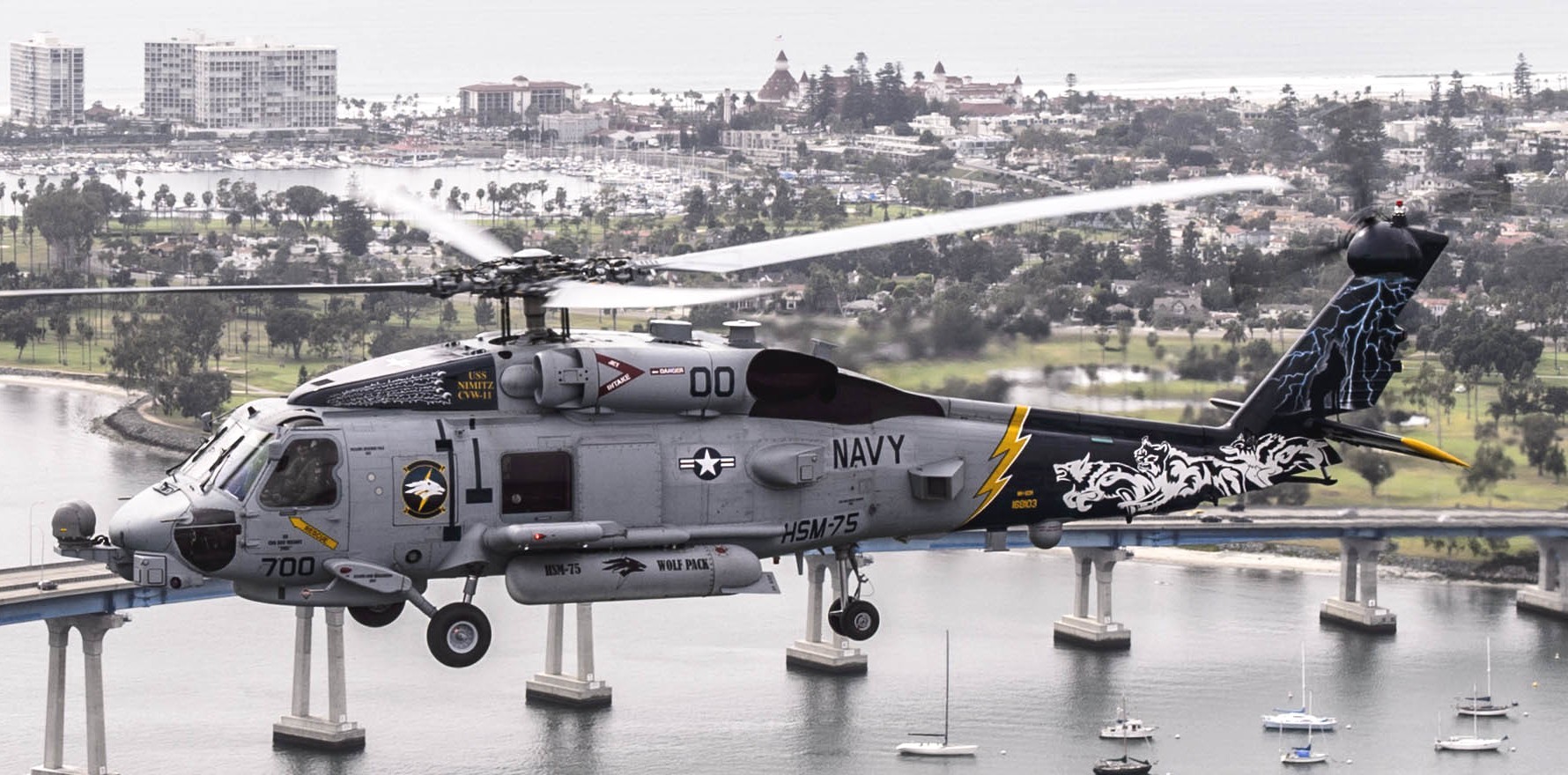 hsm-75 wolf pack helicopter maritime strike squadron mh-60r seahawk 40