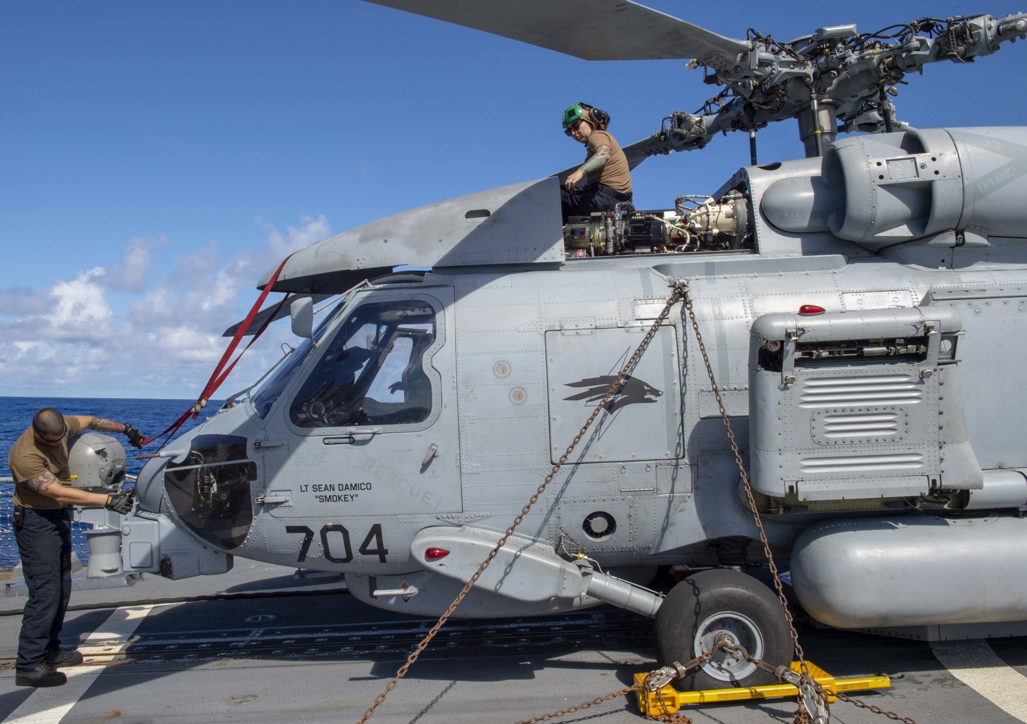 hsm-75 wolf pack helicopter maritime strike squadron mh-60r seahawk ddg-100 uss kidd 60