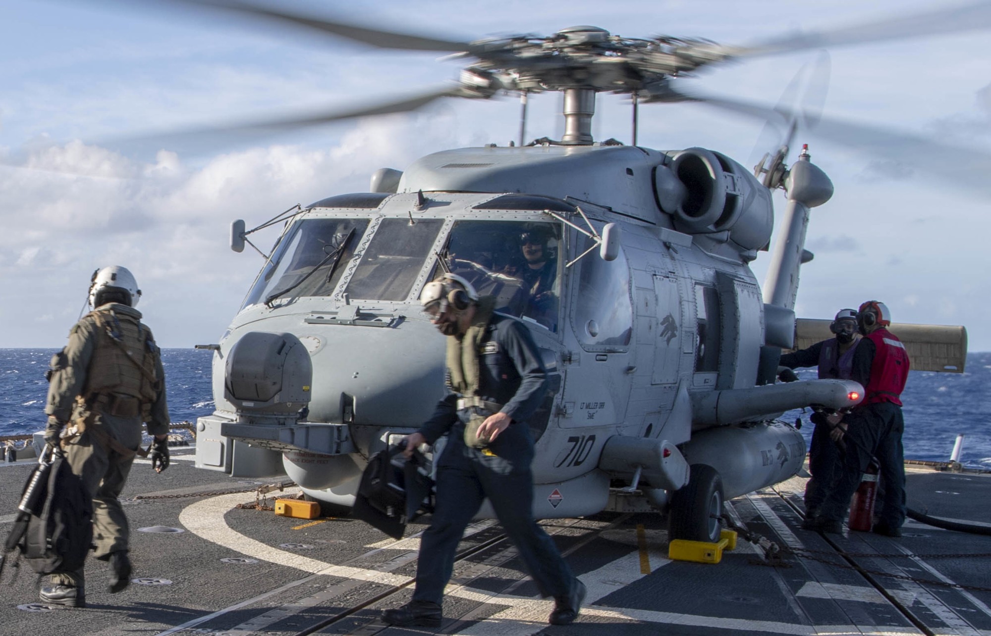 hsm-75 wolf pack helicopter maritime strike squadron mh-60r seahawk cg-52 uss bunker hill 85