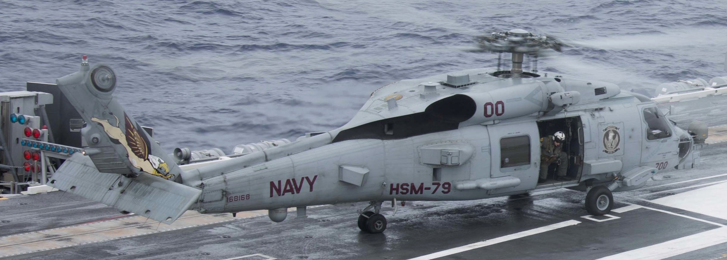 hsm-79 griffins helicopter maritime strike squadron mh-60r seahawk cvw-7 cvn-72 uss abraham lincoln 18