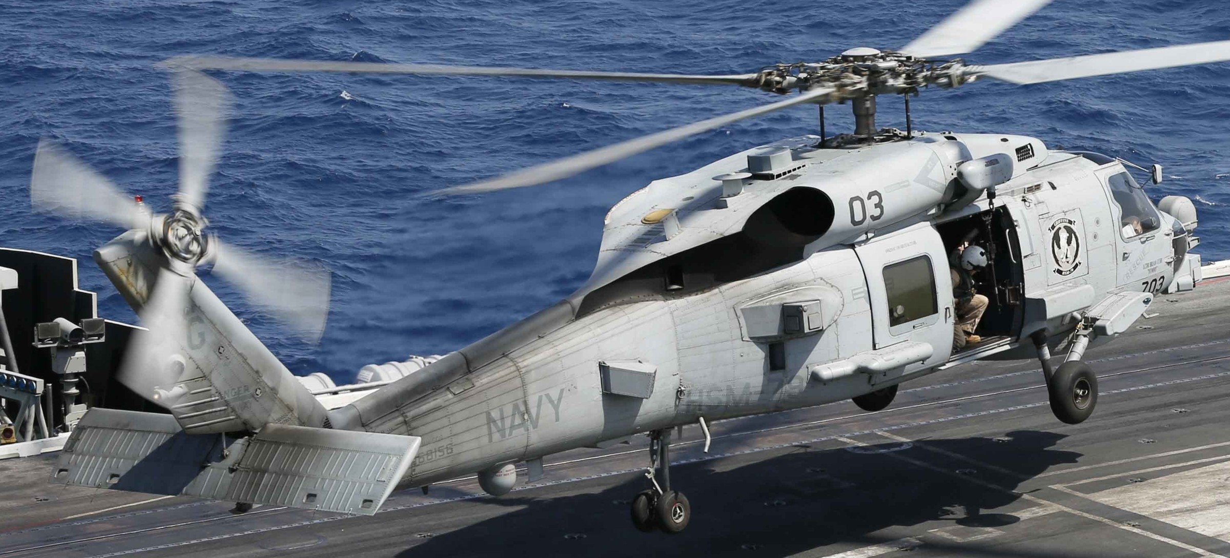 hsm-79 griffins helicopter maritime strike squadron mh-60r seahawk cvw-7 cvn-72 uss abraham lincoln 22