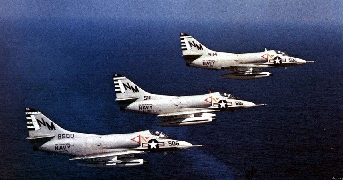 va-195 dambusters attack squadron a-4c skyhawk carrier air wing cvw-19 uss ticonderoga cva-14 16