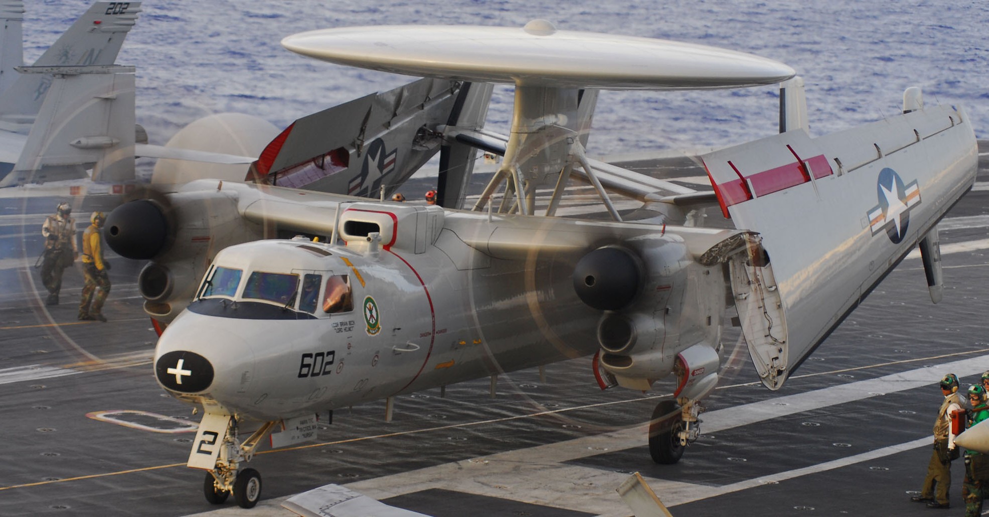 vaw-115 liberty bells carrier airborne early warning squadron us navy grumman e-2c hawkeye 2000 np cvw-5 uss kitty hawk cv-63 43