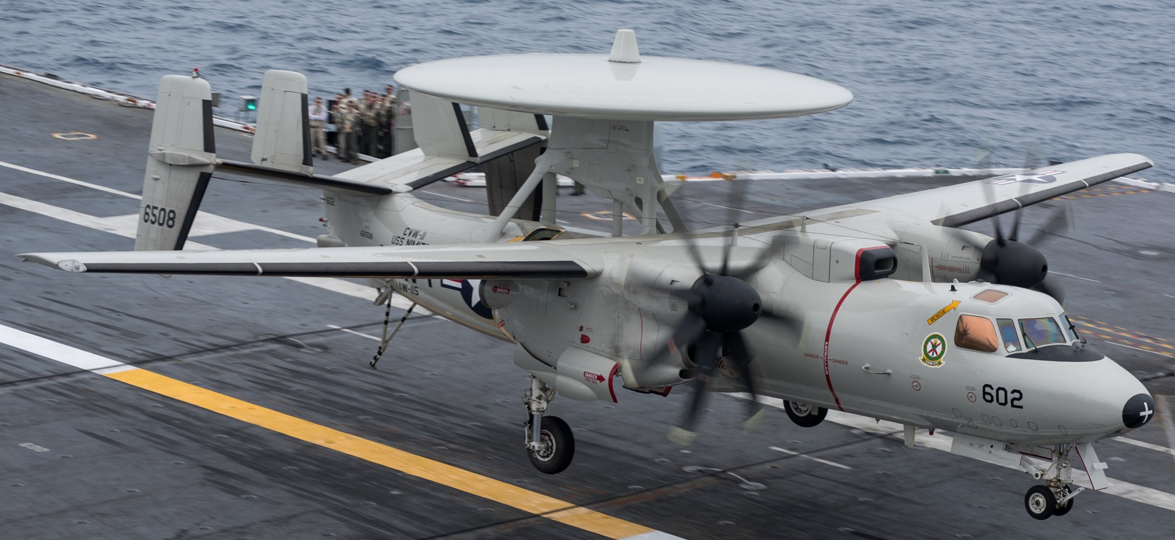 vaw-115 liberty bells carrier airborne early warning squadron us navy grumman e-2c hawkeye 2000 np 111