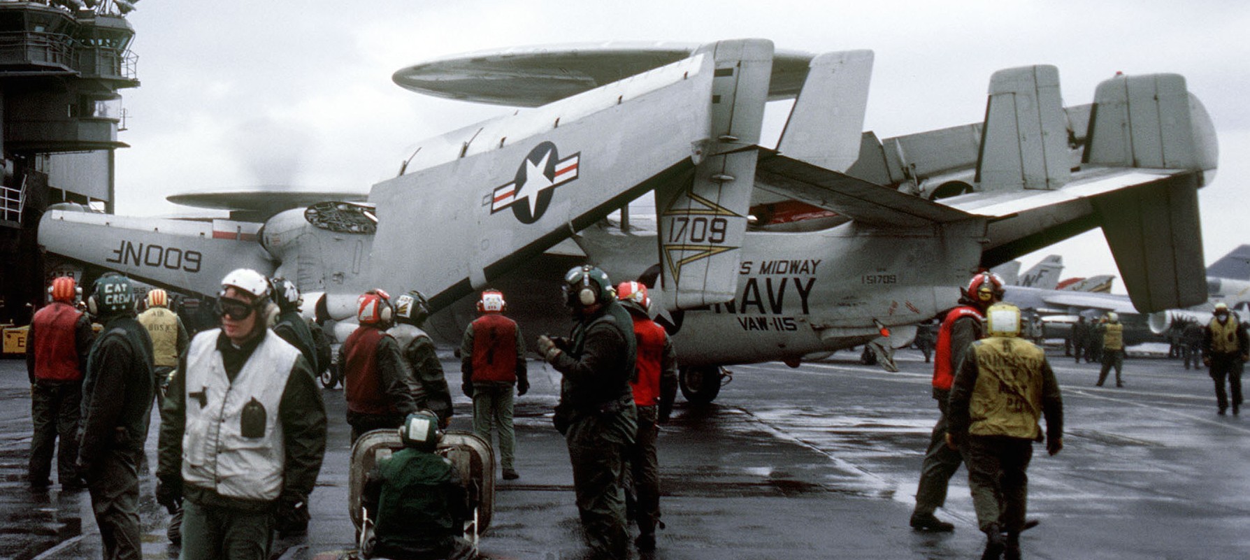 vaw-115 liberty bells carrier airborne early warning squadron us navy grumman e-2b hawkeye cvw-5 uss midway cv-41 161