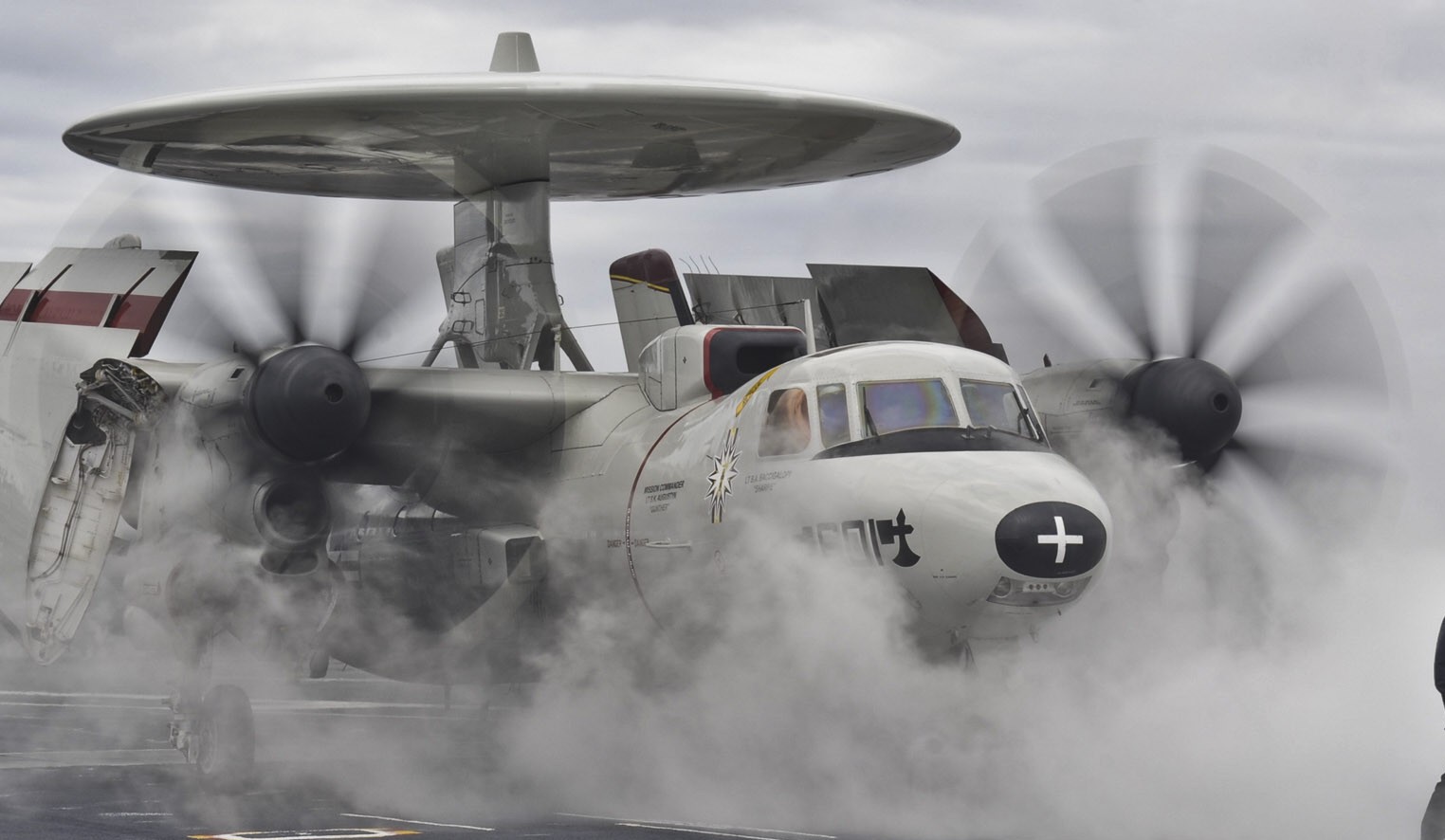 vaw-116 sun kings airborne command control squadron carrier early warning cvw-17 uss carl vinson cvn-70 35