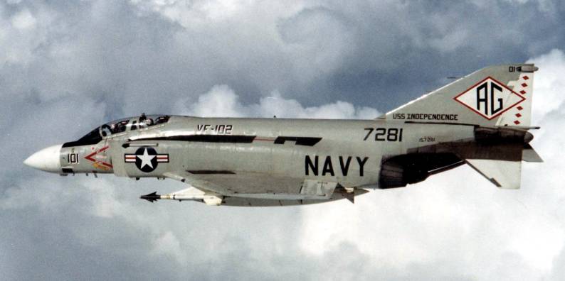 vf-102 diamondbacks f-4j phantom cvw-6 uss independence cv-62 1977