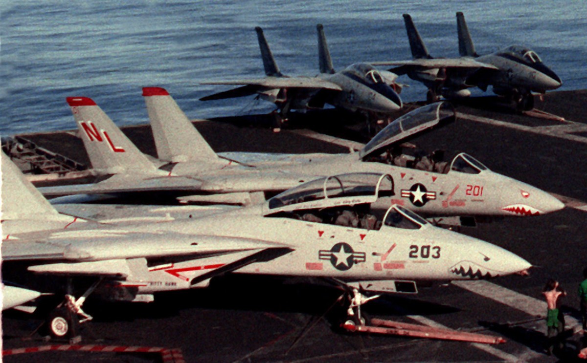 vf-111 sundowners fighter squadron f-14a tomcat cvw-15 uss kitty hawk cv-63 us navy 56