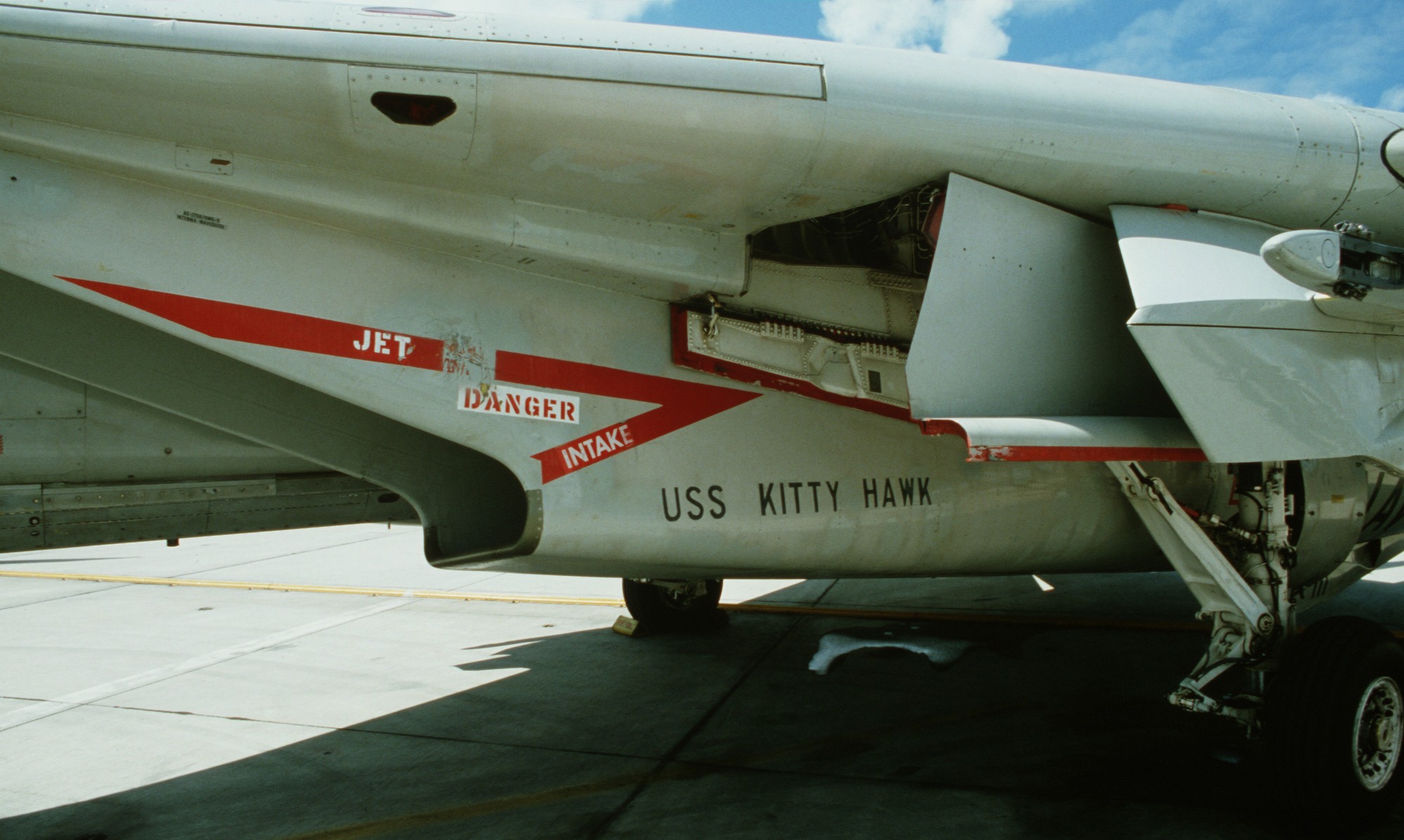 vf-111 sundowners fighter squadron f-14a tomcat cvw-15 uss kitty hawk cv-63 58