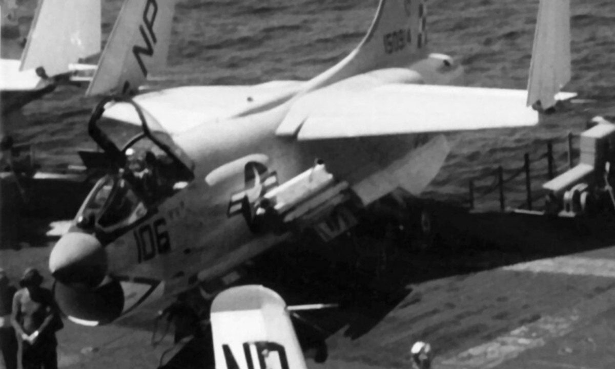 vf-211 fighting checkmates fighter squadron f-8e crusader us navy carrier air wing cvw-21 uss hancock cva-19 30