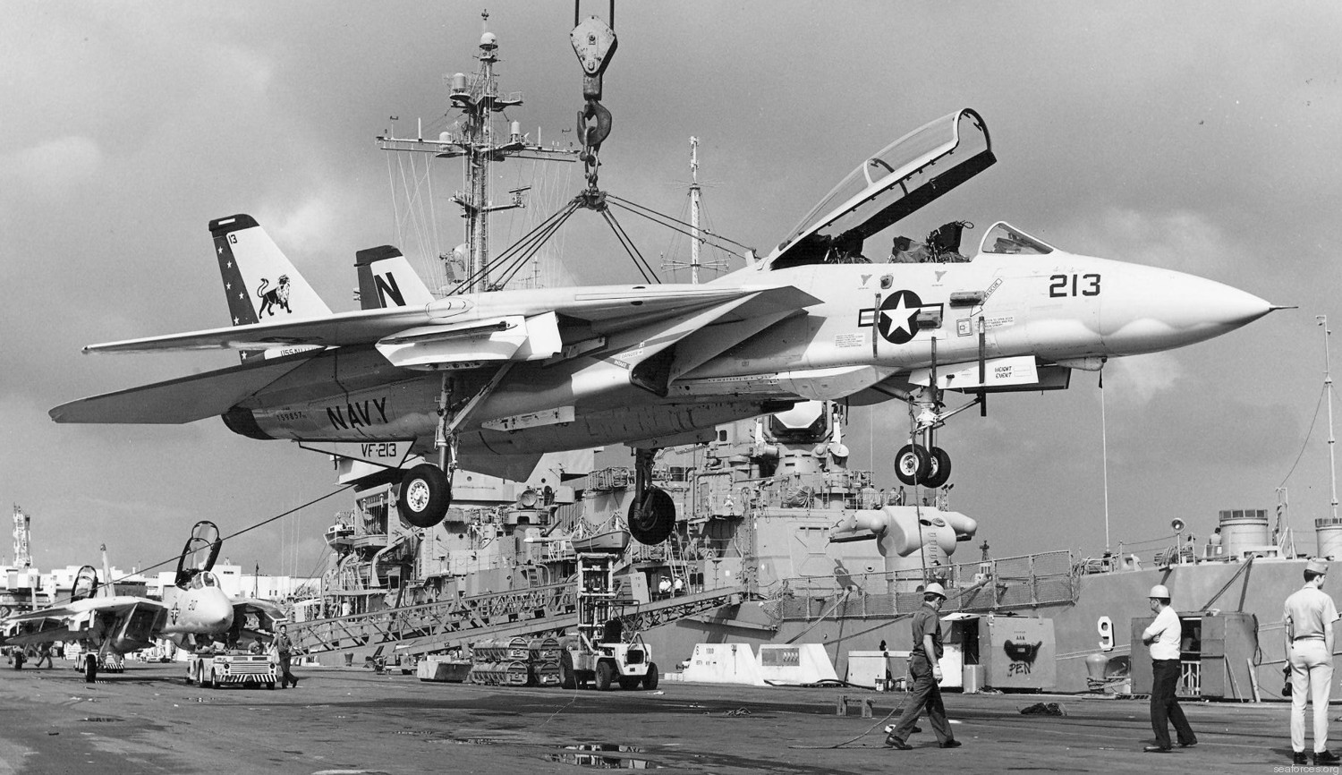 vf-213 black lions fighter squadron us navy f-14a tomcat carrier air wing cvw-11 uss kitty hawk cv-63 108
