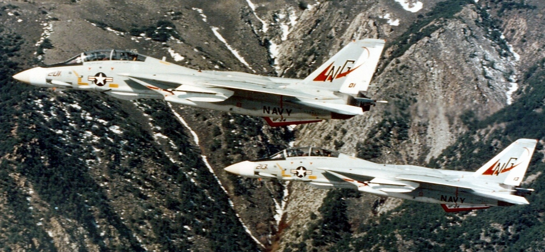 vf-24 red checkertails fighter squadron navy f-14a tomcat carrier air wing cvw-9 33