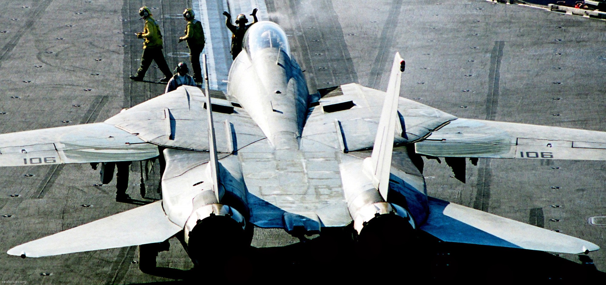 vf-31 tomcatters fighter squadron navy f-14d tomcat cvw-14 uss abraham lincoln cvn-72 102