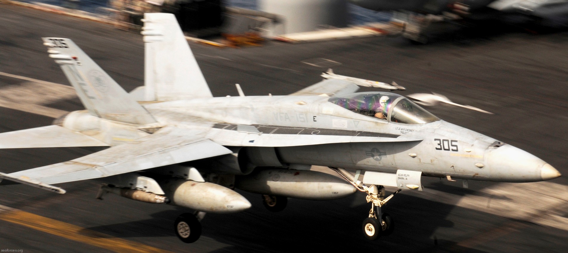 vfa-151 vigilantes strike fighter squadron navy f/a-18c hornet carrier air wing cvw-2 uss abraham lincoln cvn-72 25