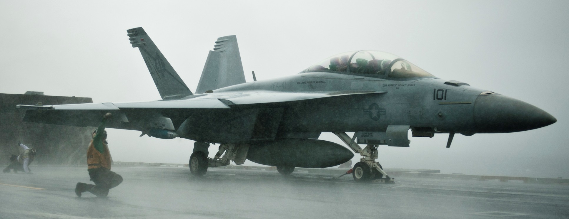 vfa-41 black aces strike fighter squadron f/a-18f super hornet cvw-9 cvn-70 uss john c. stennis us navy 103p