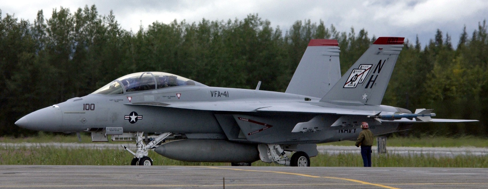 vfa-41 black aces strike fighter squadron f/a-18f super hornet cooperative thunder alaska 205p