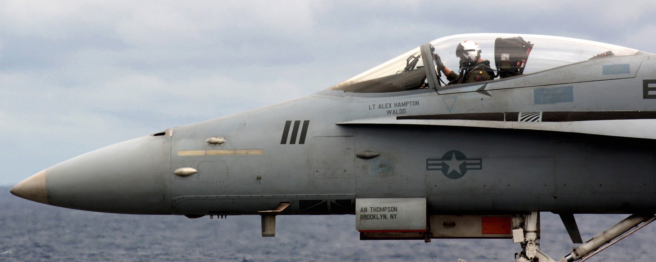 vfa-81 sunliners strike fighter squadron f/a-18c hornet 06