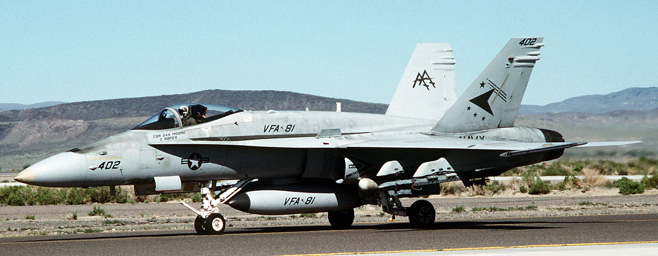 vfa-81 sunliners strike fighter squadron f/a-18c hornet cvw-17 100p nas fallon nevada