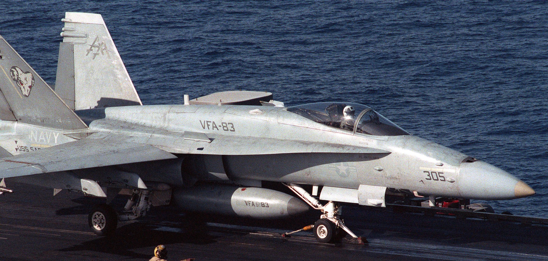 vfa-83 rampagers strike fighter squadron f/a-18c hornet cvw-17 uss saratoga cv-60 154
