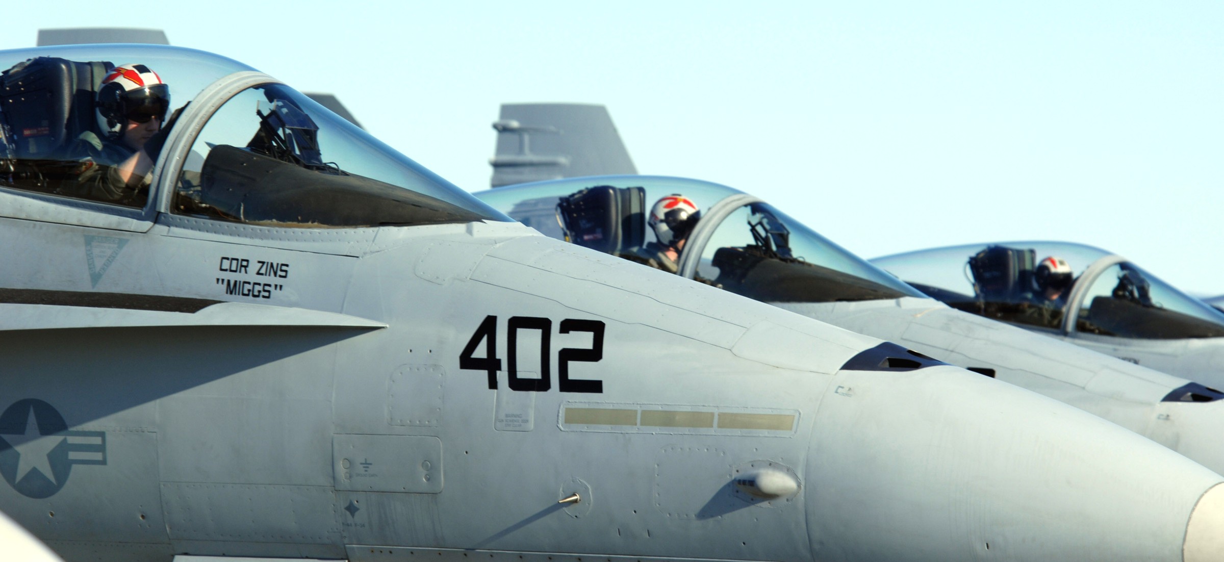 vfa-87 golden warriors strike fighter squadron f/a-18a+ hornet cvw-8 uss theodore roosevelt cvn-71 us navy 18