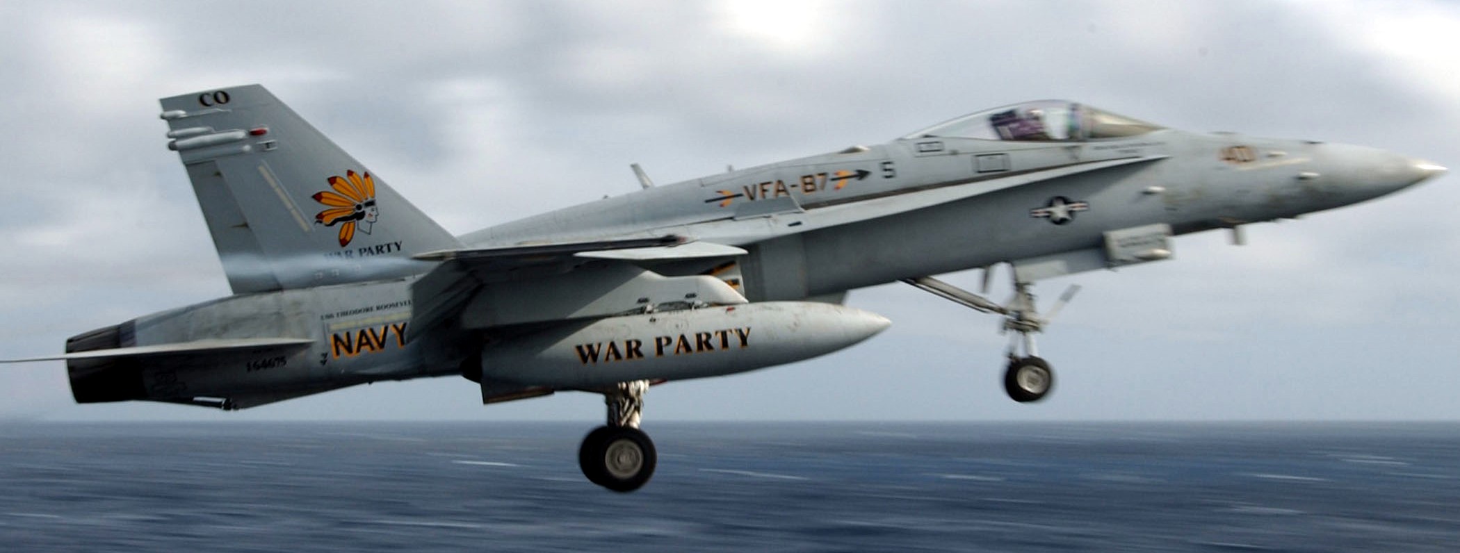 vfa-87 golden warriors strike fighter squadron f/a-18c hornet cvw-8 uss theodore roosevelt cvn-71 us navy 135p
