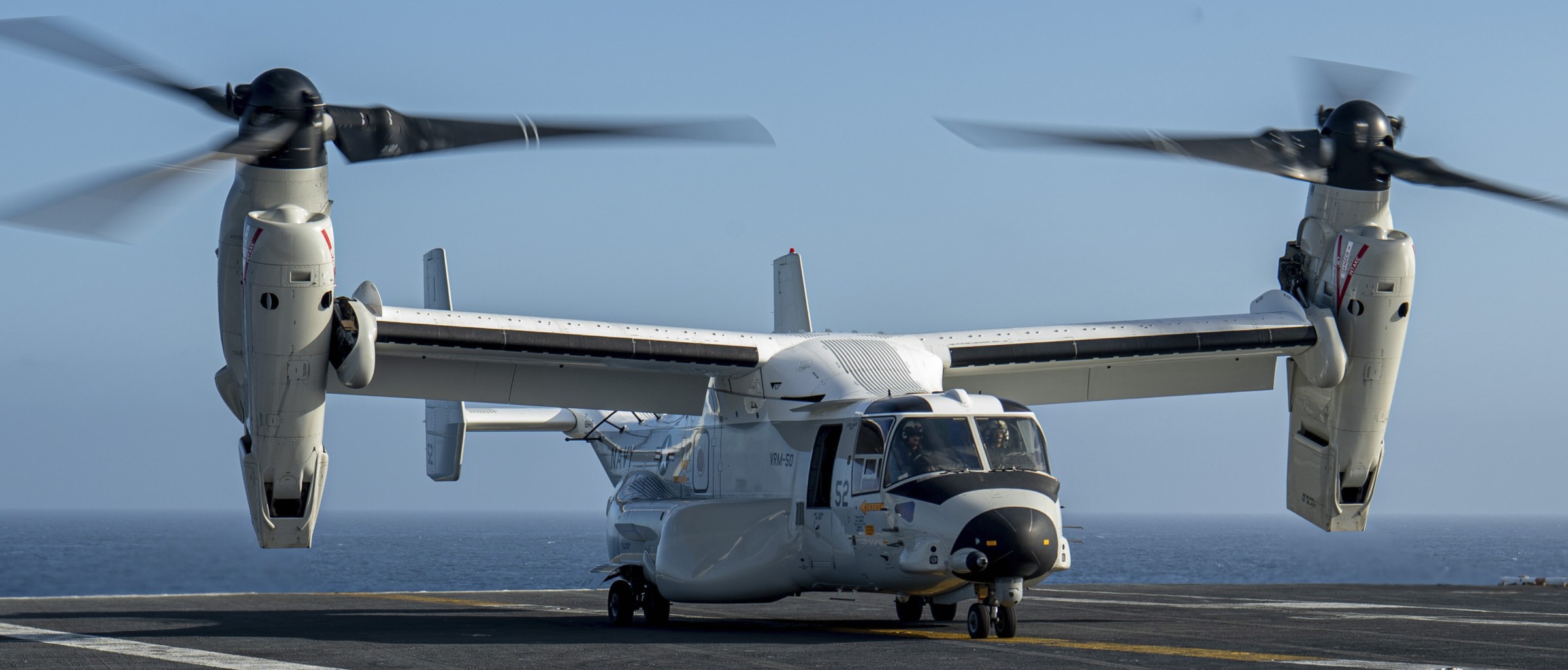 vrm-50 sun hawks fleet logistics multi mission squadron us navy cmv-22b osprey replacement frs uss nimitz cvn-68 24