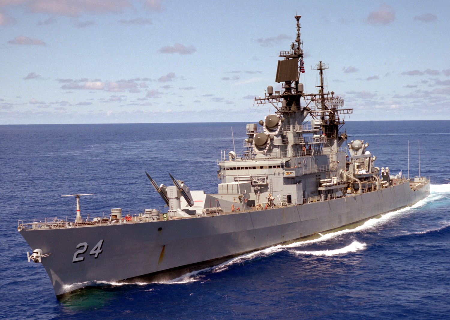 USS Reeves CG 24 - SINKEX - US Navy 2001