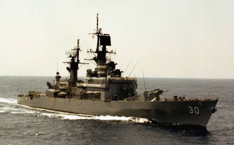 USS Horne CG 30 - Belknap class guided missile cruiser - US Navy