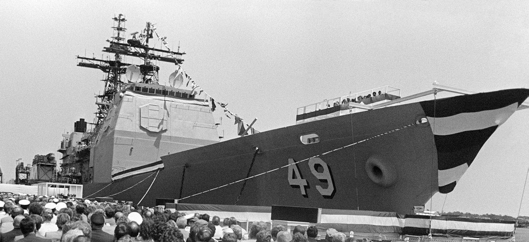 cg-49 uss vincennes ticonderoga class guided missile cruiser aegis us navy 26