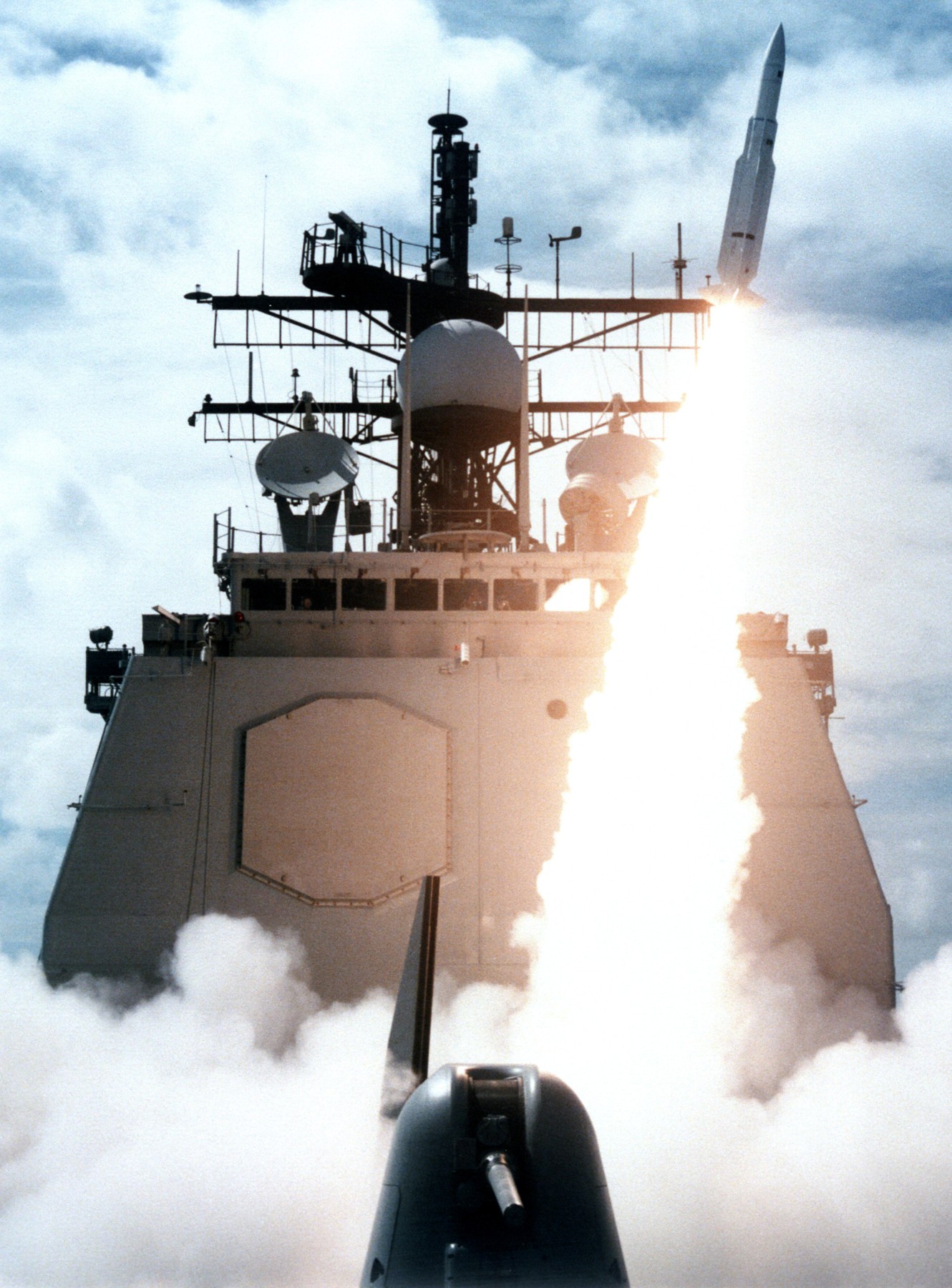 cg-49 uss vincennes ticonderoga class guided missile cruiser aegis us navy standard sm-2mr rim-66 55