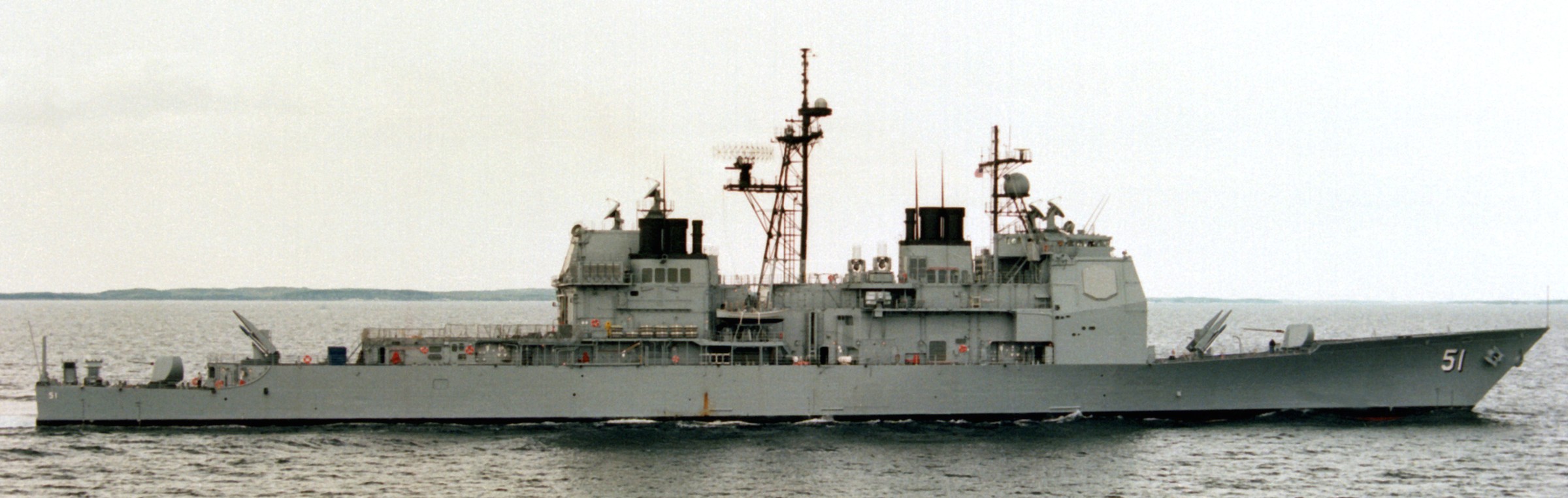 cg-51 uss thomas s. gates ticonderoga class guided missile cruiser aegis us navy 24