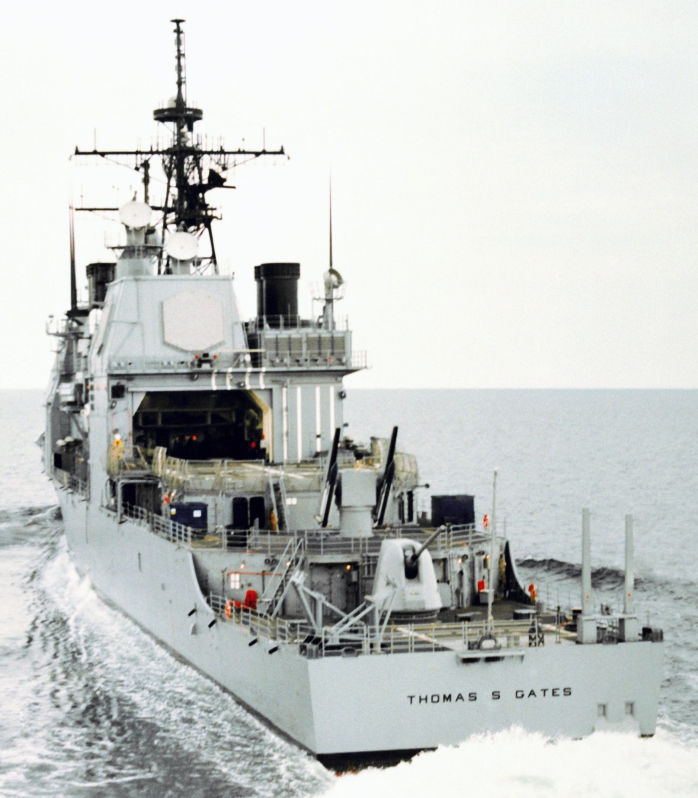 cg-51 uss thomas s. gates ticonderoga class guided missile cruiser aegis us navy 35