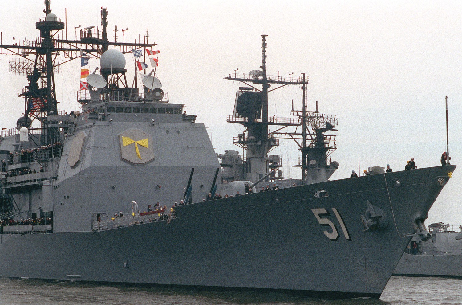 cg-51 uss thomas s. gates ticonderoga class guided missile cruiser aegis us navy desert storm shield 1991 45