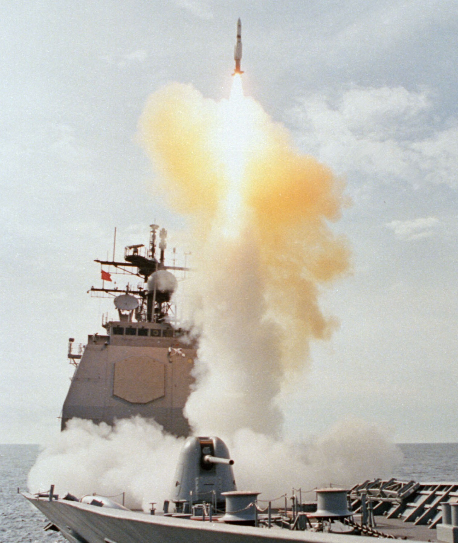 cg-54 uss antietam ticonderoga class guided missile cruiser aegis us navy rim-66 standard sm-1mr 18
