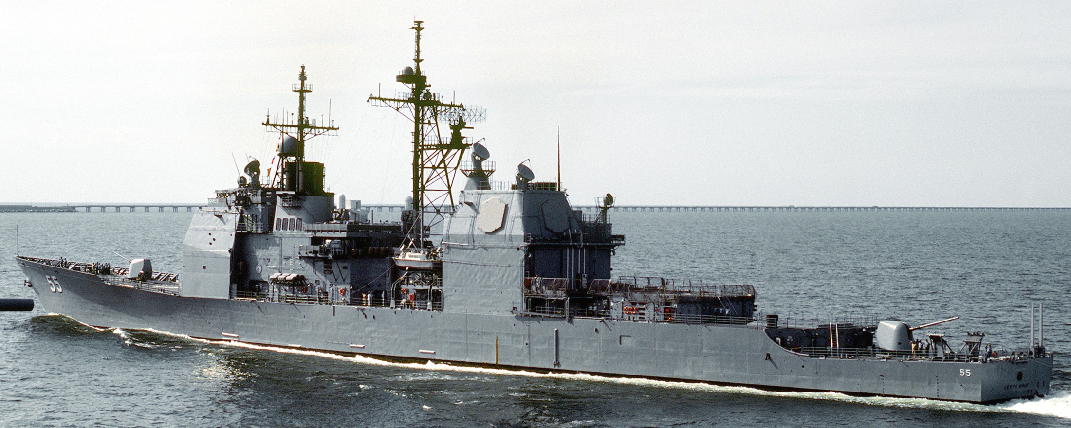 cg-55 uss leyte gulf ticonderoga class guided missile cruiser aegis us navy 13
