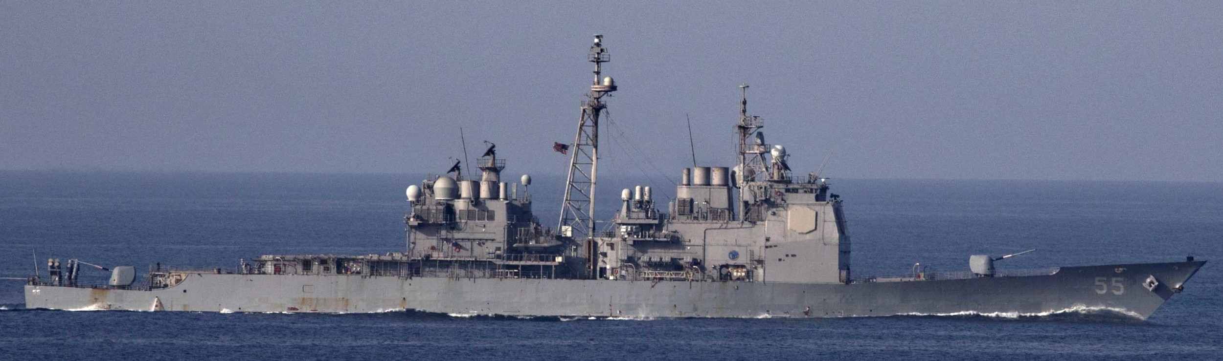 cg-55 uss leyte gulf ticonderoga class guided missile cruiser aegis us navy red sea