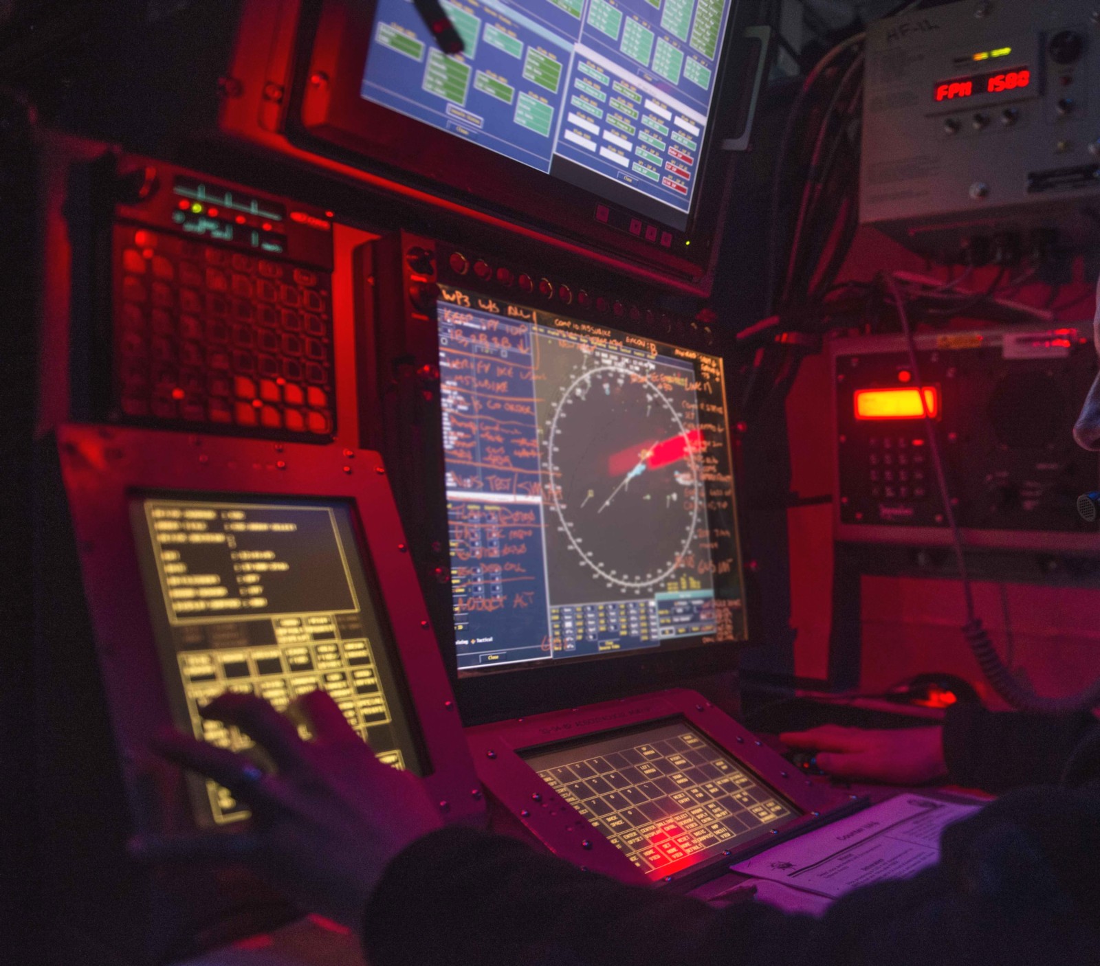 cg-56 uss san jacinto ticonderoga class guided missile cruiser aegis us navy combat information center cic 64
