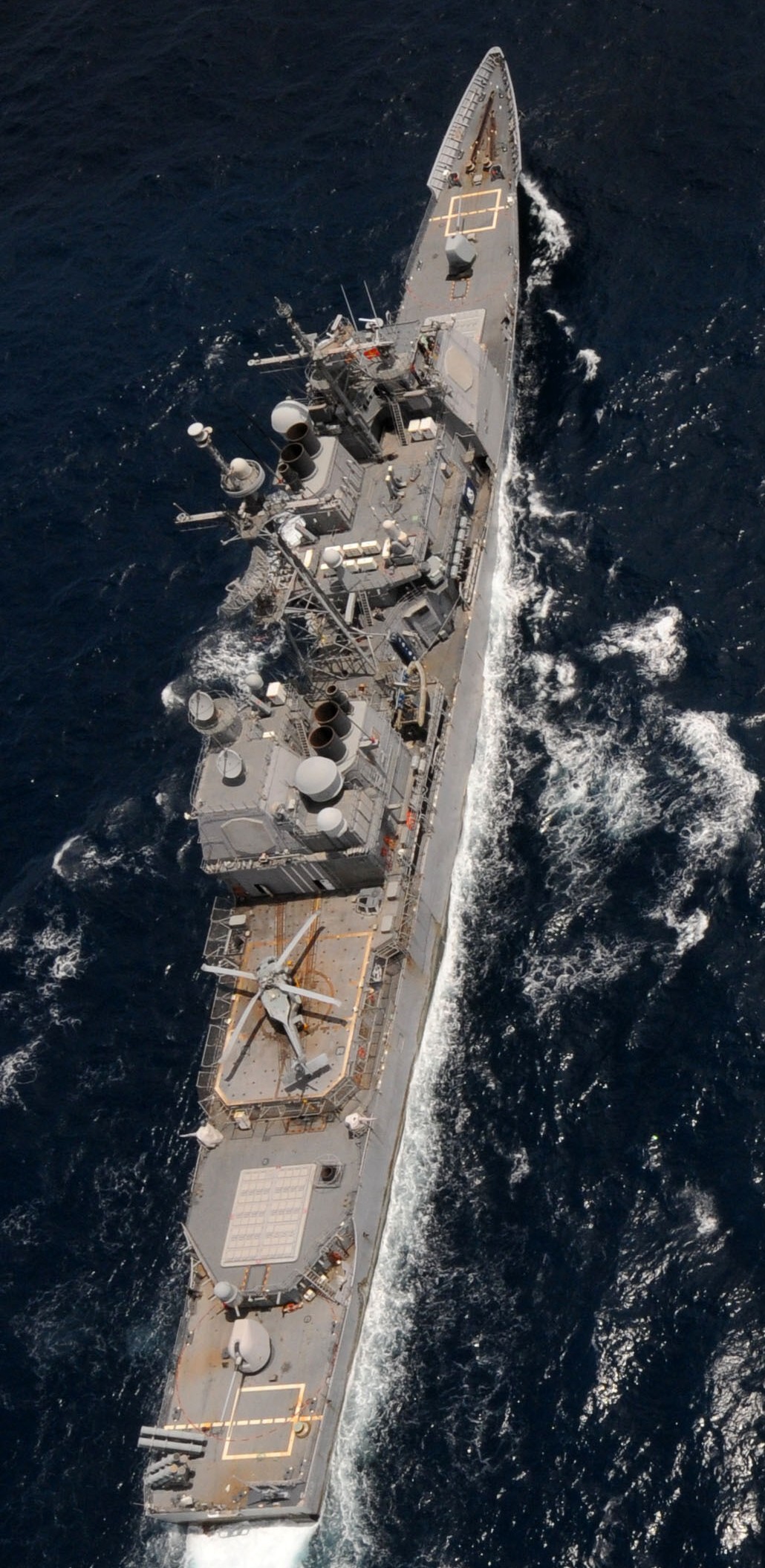 cg-62 uss chancellorsville ticonderoga class guided missile cruiser aegis us navy 19