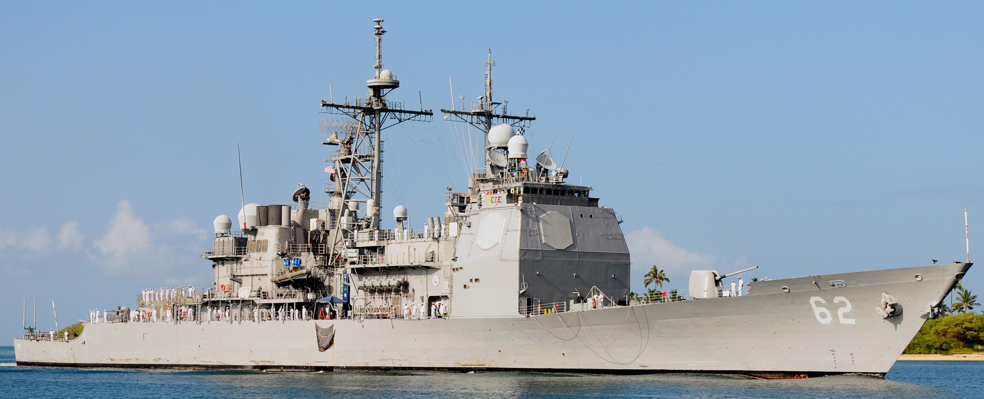 cg-62 uss chancellorsville ticonderoga class guided missile cruiser aegis us navy pearl harbor hawaii 23