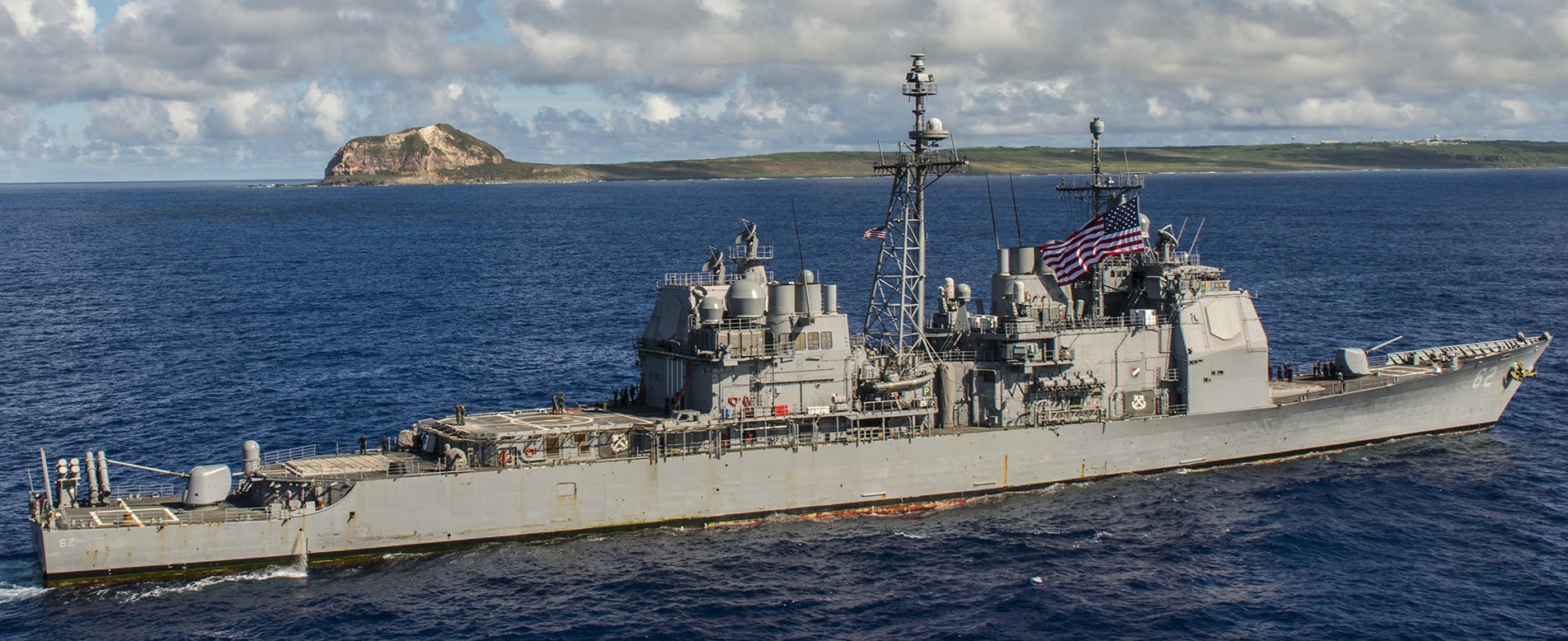 cg-62 uss chancellorsville ticonderoga class guided missile cruiser aegis us navy iwo jima to 46