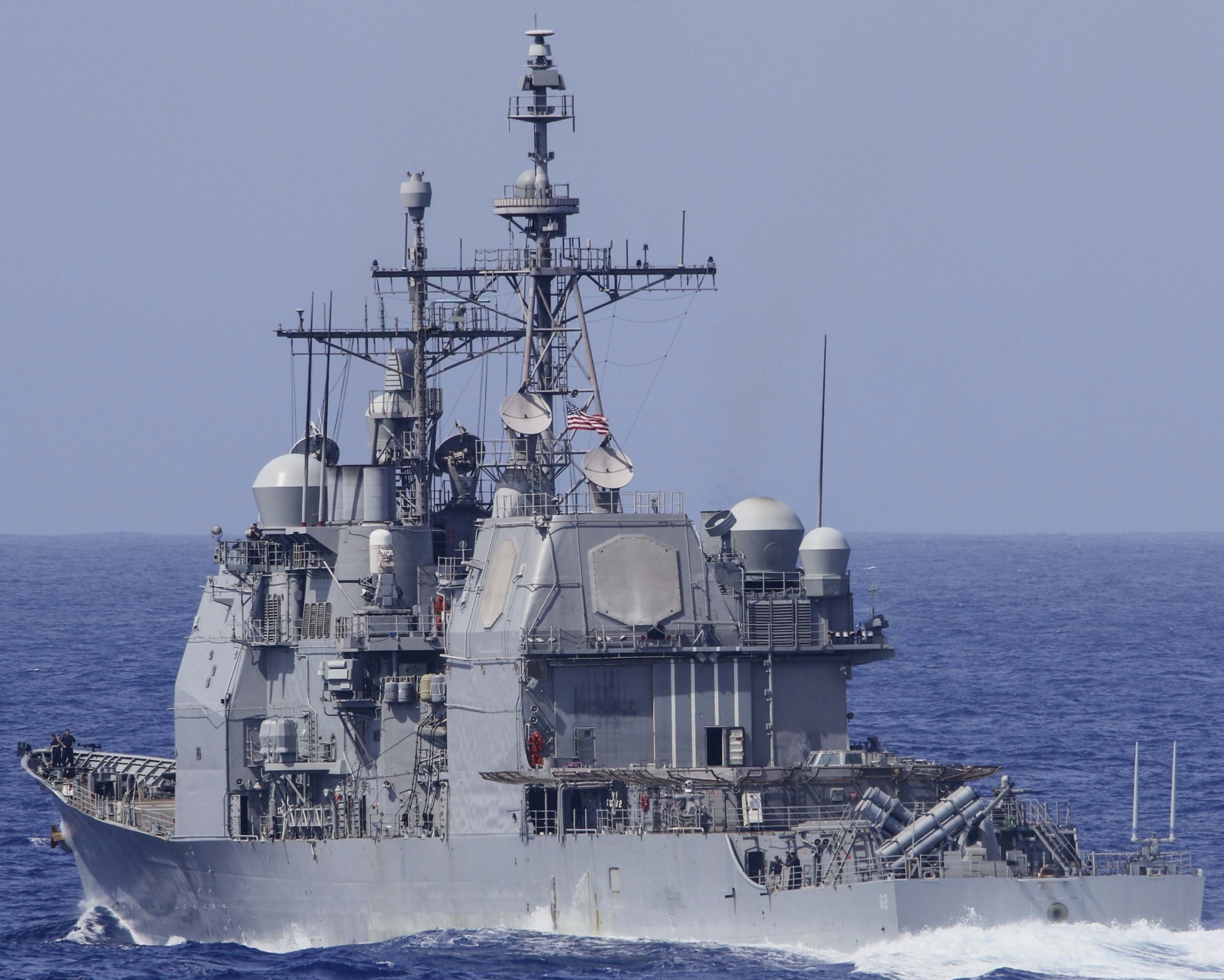cg-62 uss chancellorsville ticonderoga class guided missile cruiser aegis us navy philippine sea 94