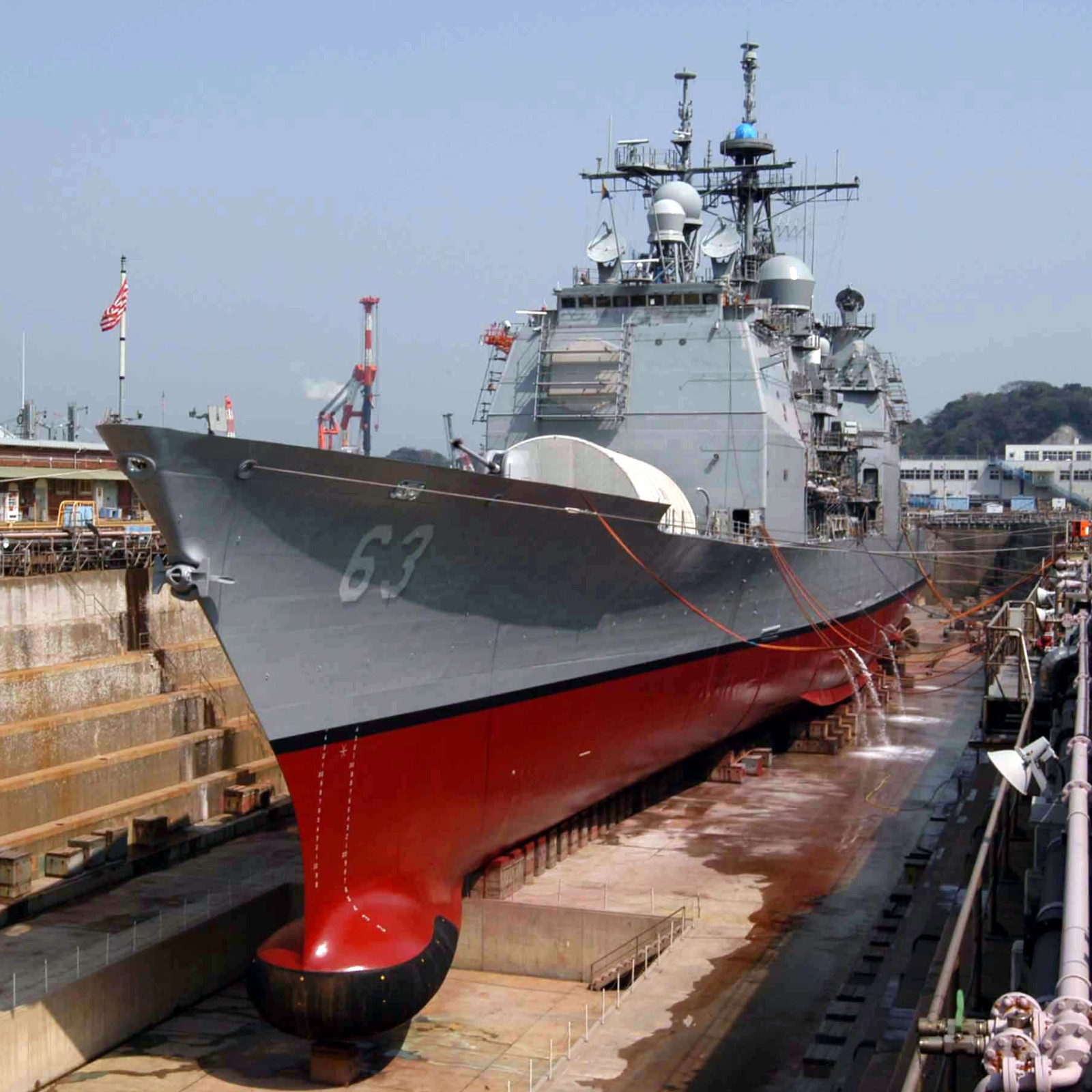 cg-63 uss cowpens ticonderoga class guided missile cruiser aegis us navy dry-dock yokosuka 13