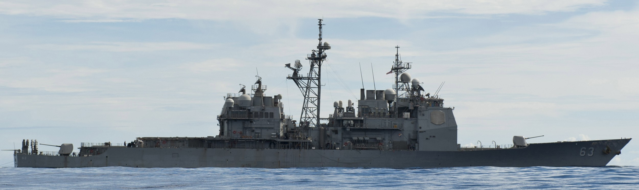cg-63 uss cowpens ticonderoga class guided missile cruiser aegis us navy exercise valiant shield 55