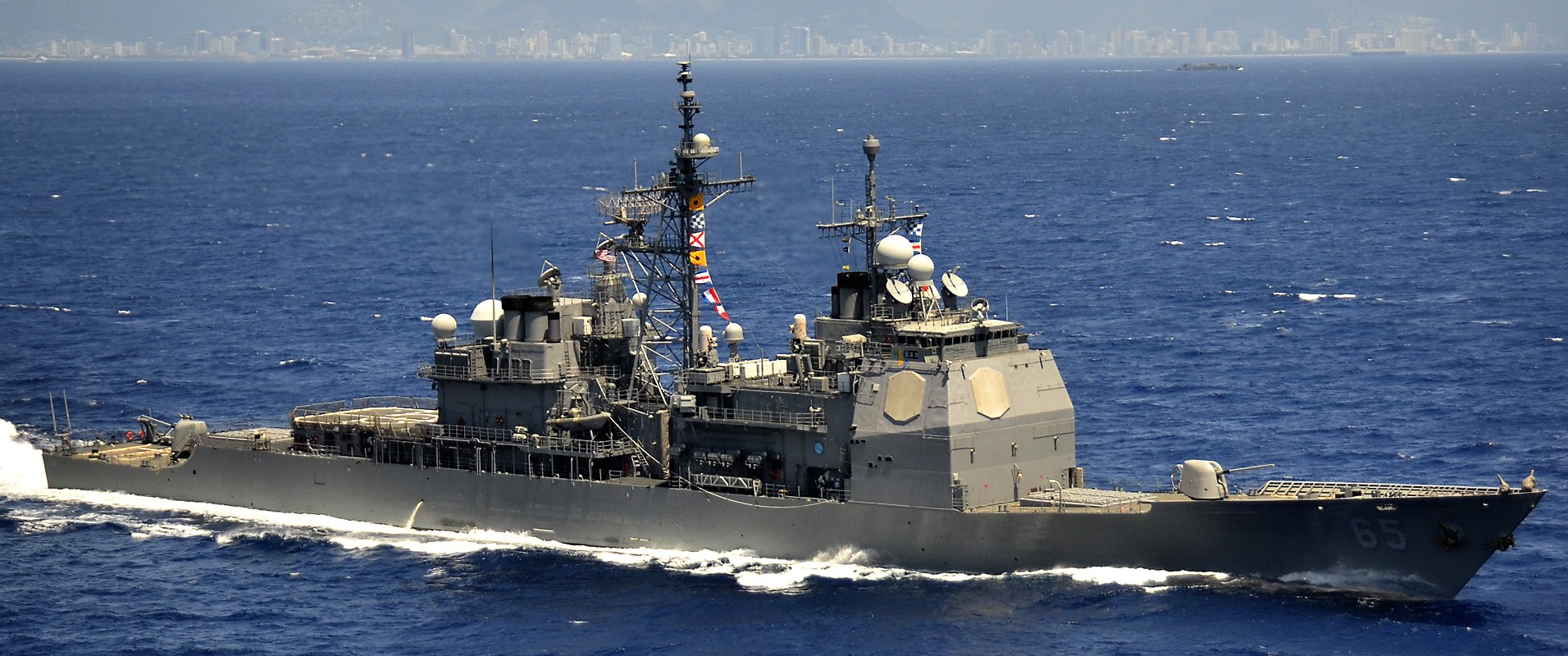 cg-65 uss chosin ticonderoga class guided missile cruiser aegis us navy 39