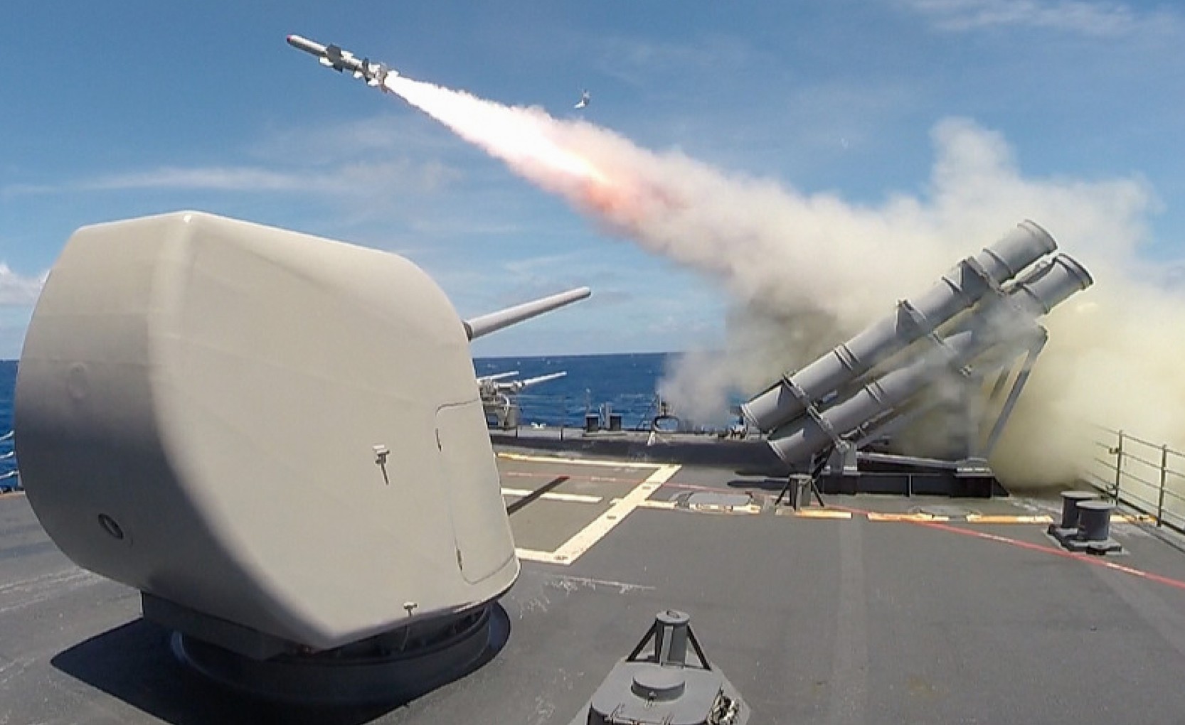 cg-65 uss chosin ticonderoga class guided missile cruiser aegis us navy rgm-84 harpoon ssm rimpac 62