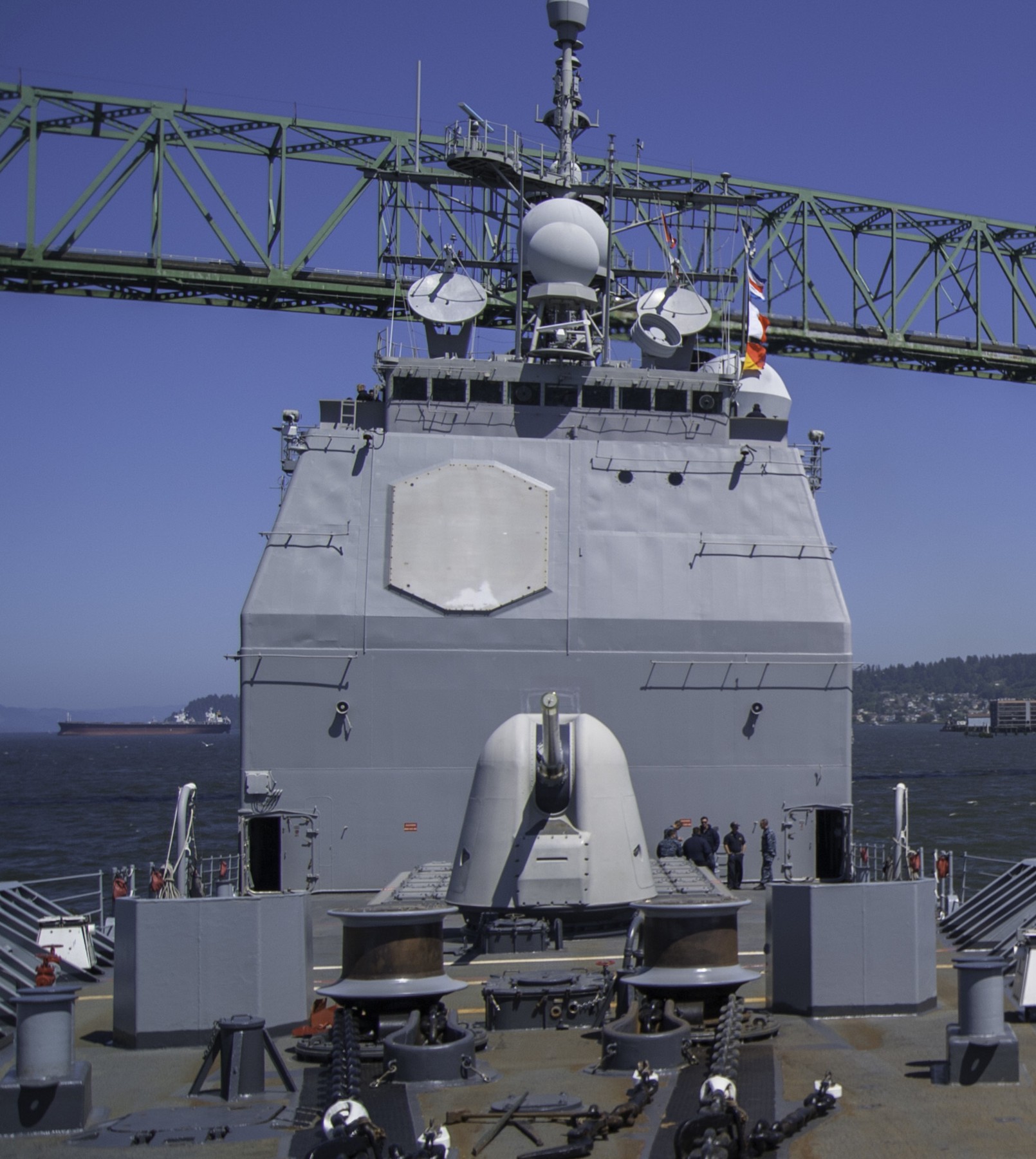 cg-65 uss chosin ticonderoga class guided missile cruiser aegis us navy portland oregon fleet week 71