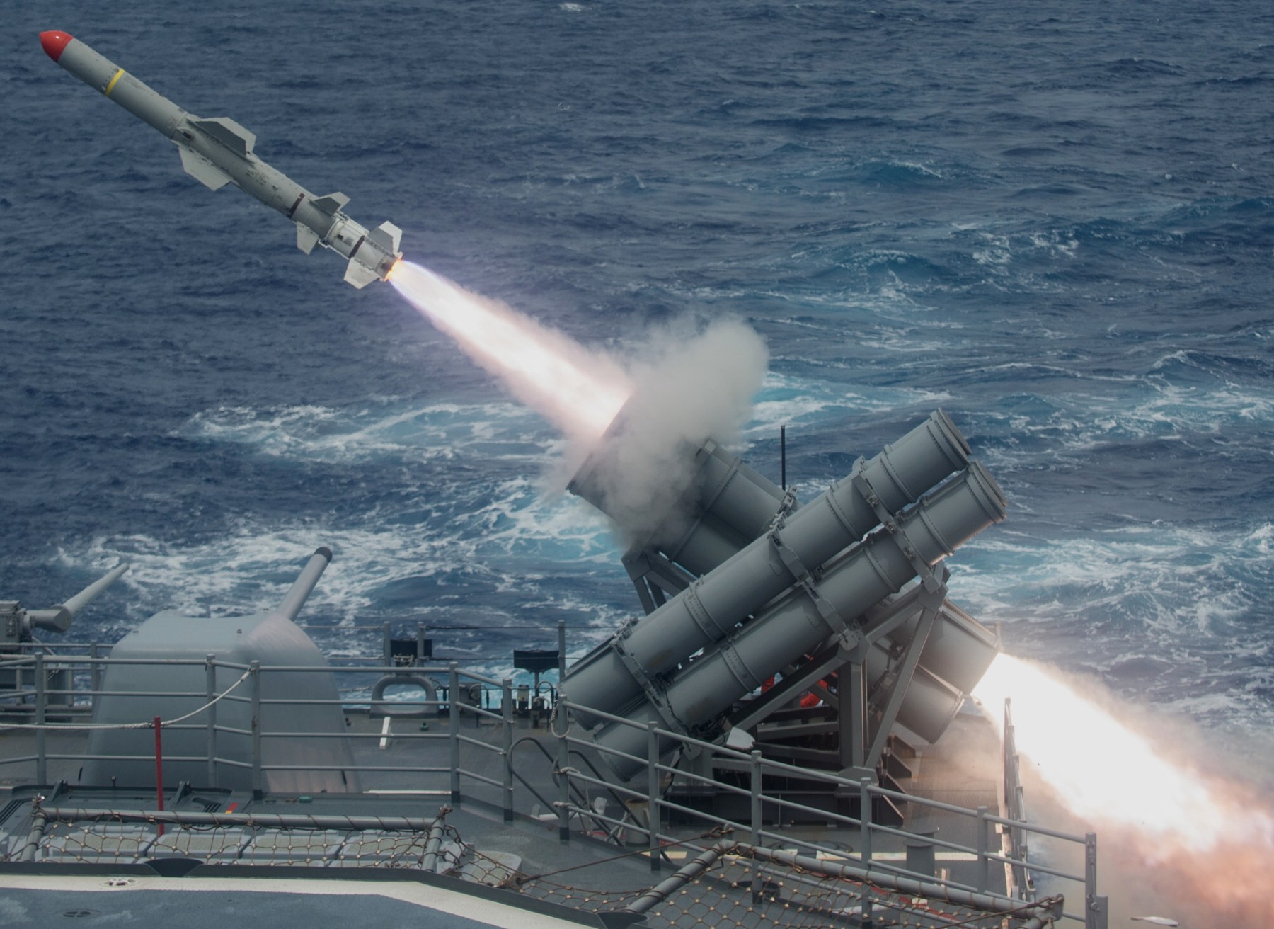 cg-67 uss shiloh ticonderoga class guided missile cruiser aegis us navy rgm-84 harpoon ssm 32