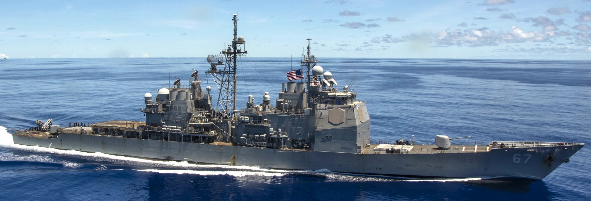 cg-67 uss shiloh ticonderoga class guided missile cruiser aegis us navy exercise valiant shield 74