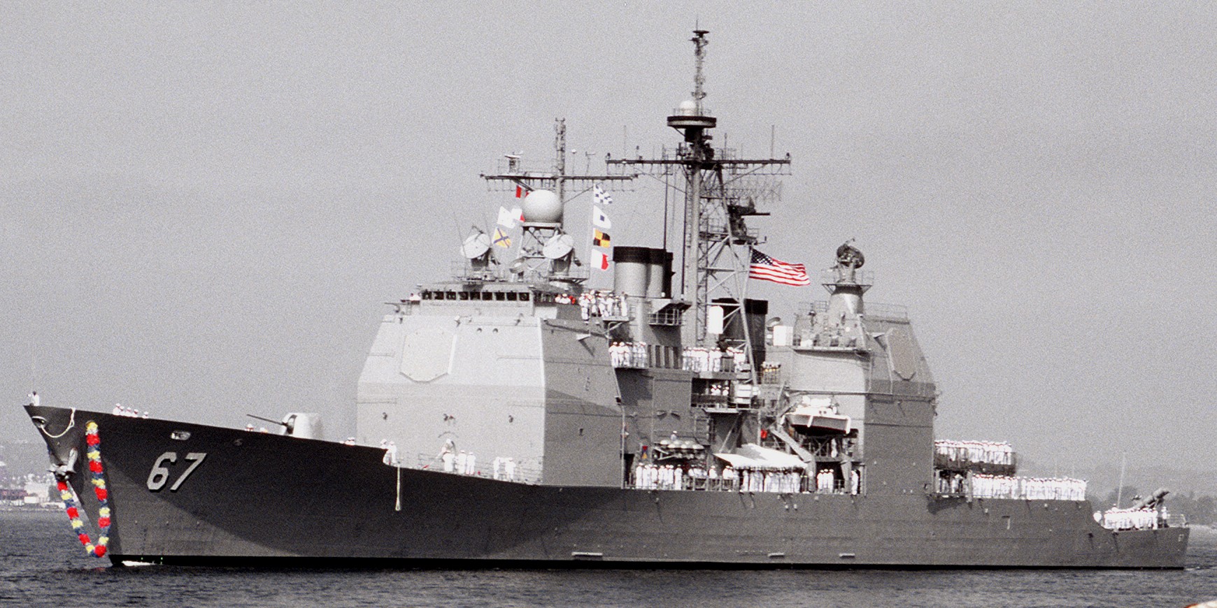 cg-67 uss shiloh ticonderoga class guided missile cruiser aegis us navy san diego naval base 113