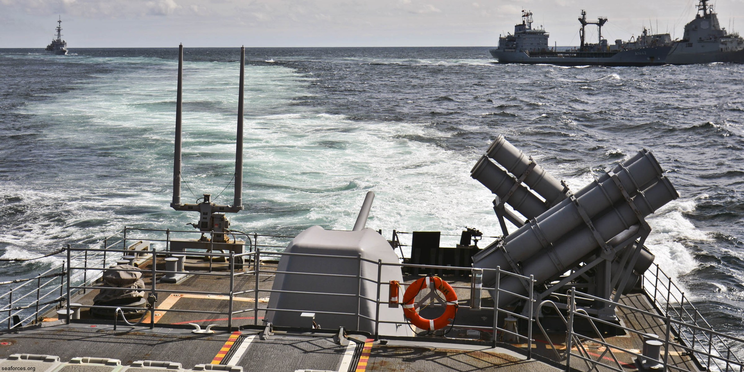 cg-69 uss vicksburg ticonderoga class guided missile cruiser us navy 07